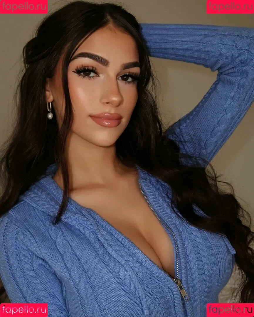 Julia Merekoulias Onlyfans Photo Gallery 