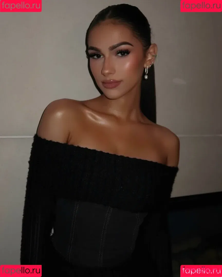 Julia Merekoulias Onlyfans Photo Gallery 