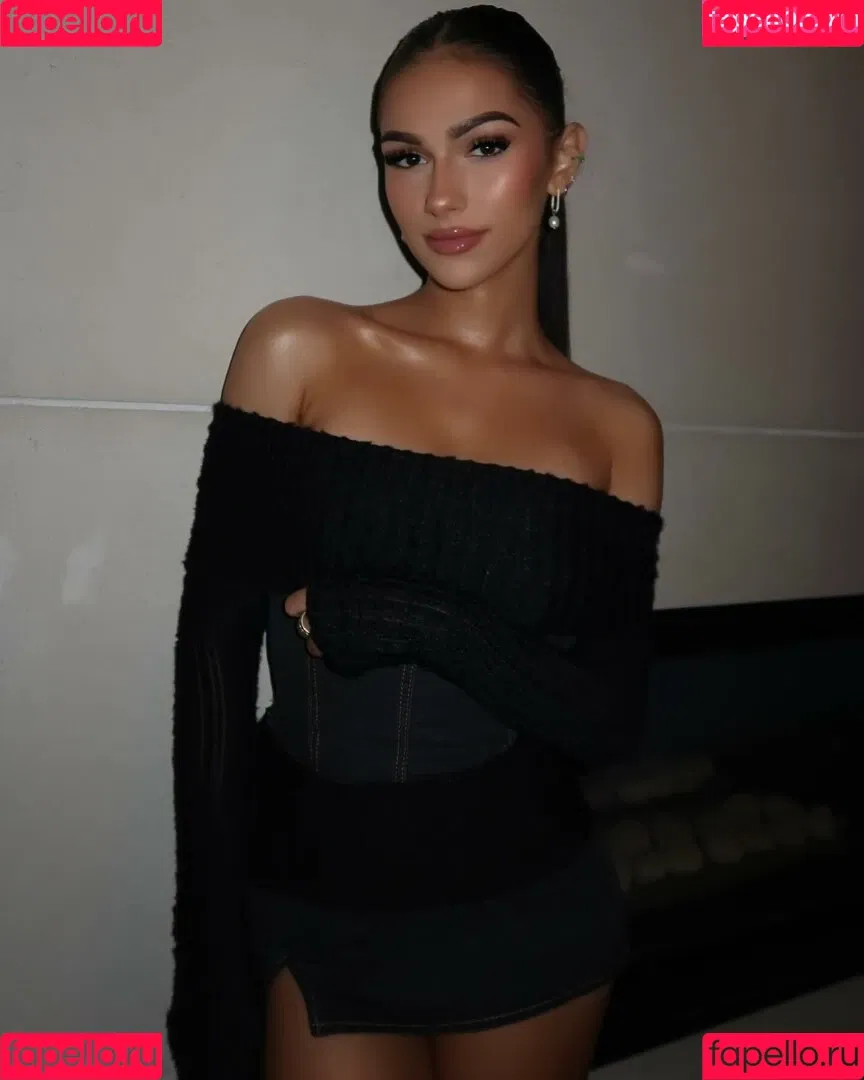 Julia Merekoulias Onlyfans Photo Gallery 