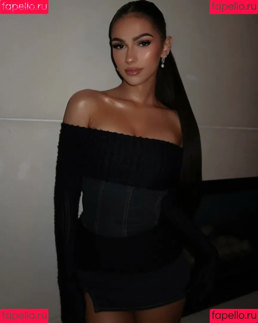 Julia Merekoulias Onlyfans Photo Gallery 
