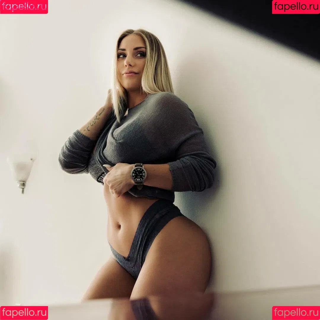 Marine S'Mezz Onlyfans Photo Gallery 