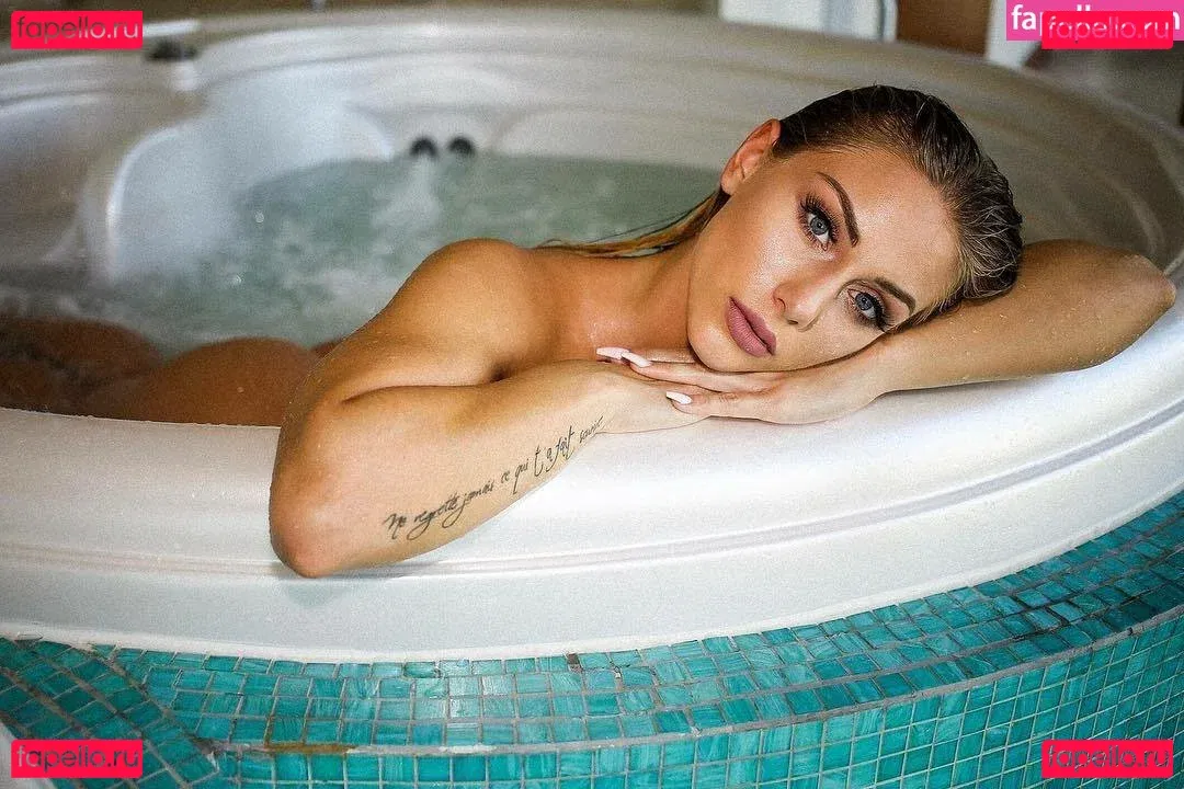 Marine S'Mezz Onlyfans Photo Gallery 