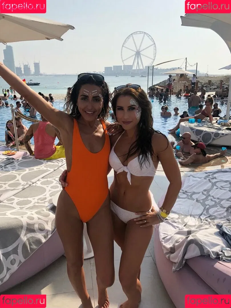 TV Shopping Presenters Onlyfans Photo Gallery 