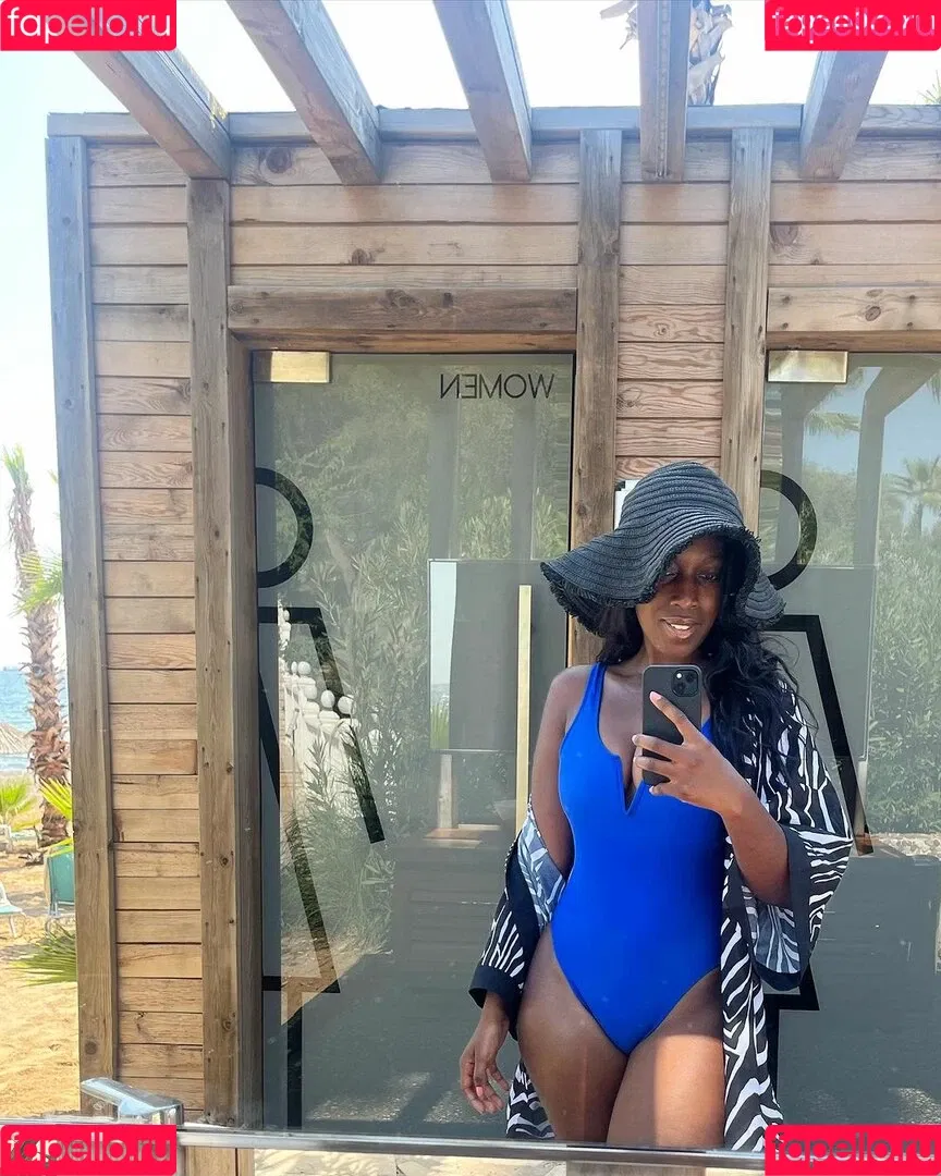 TV Shopping Presenters Onlyfans Photo Gallery 