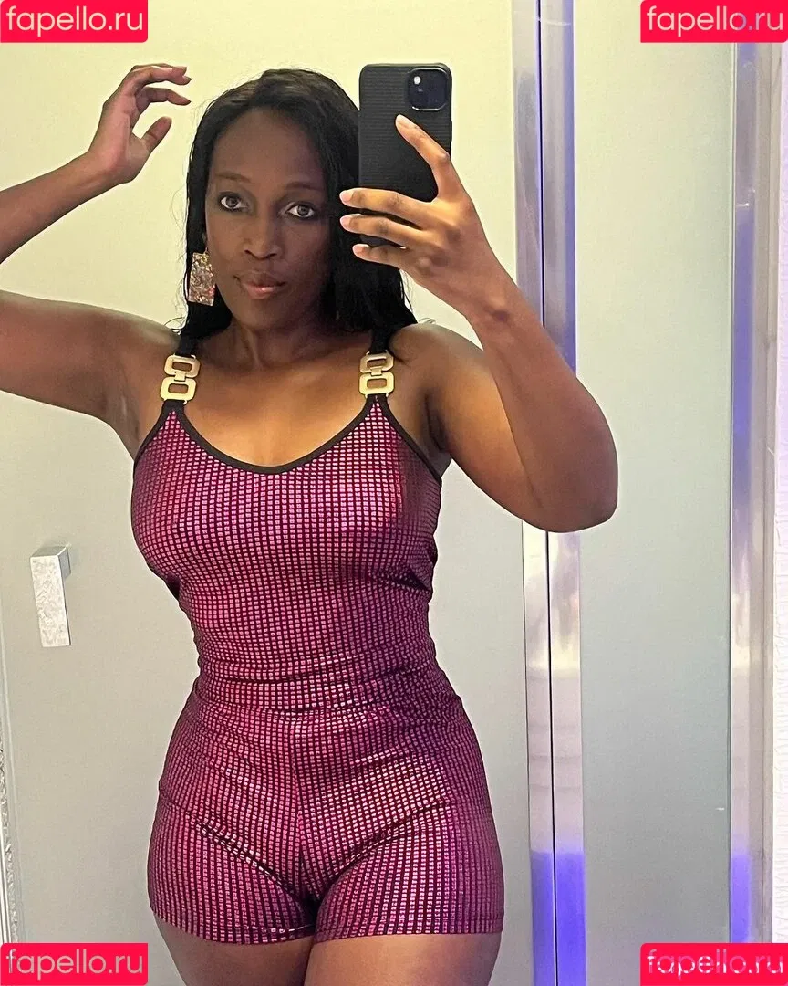 TV Shopping Presenters Onlyfans Photo Gallery 