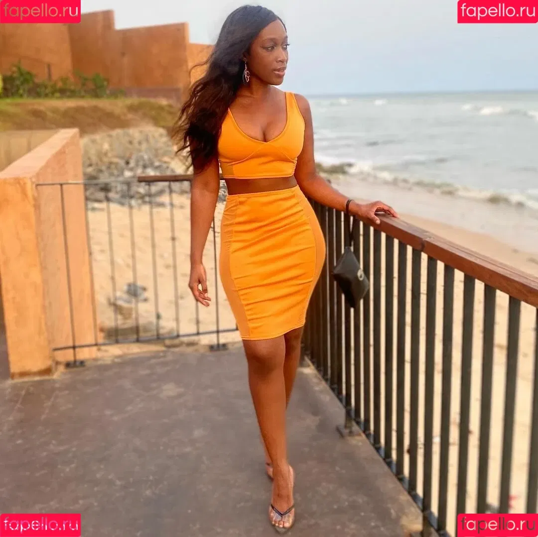 TV Shopping Presenters Onlyfans Photo Gallery 