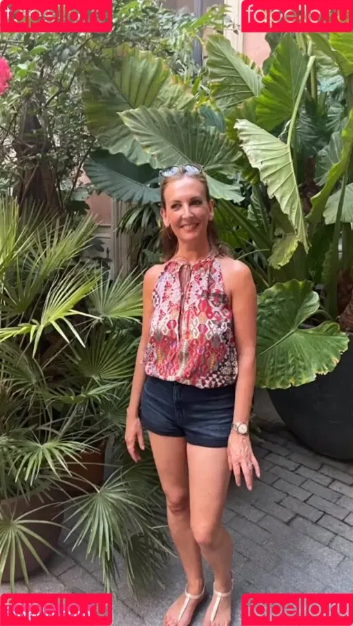 TV Shopping Presenters Onlyfans Photo Gallery 