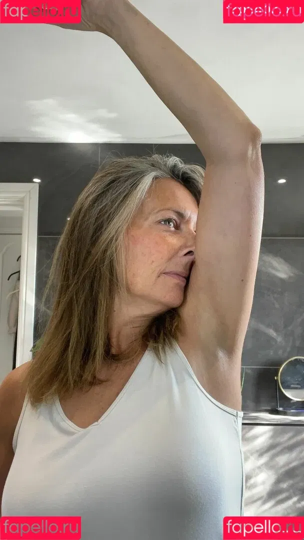 TV Shopping Presenters Onlyfans Photo Gallery 