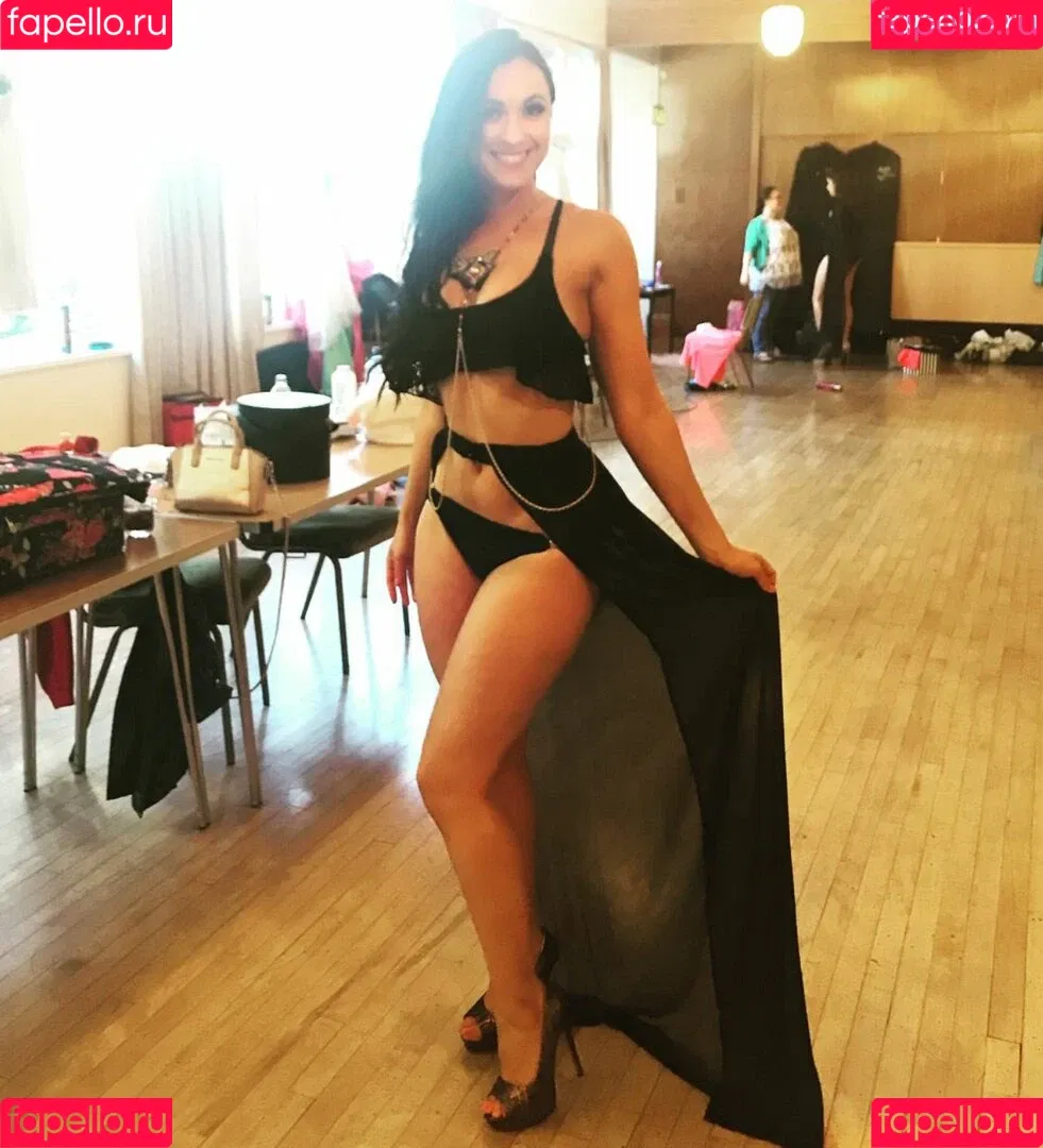 TV Shopping Presenters Onlyfans Photo Gallery 