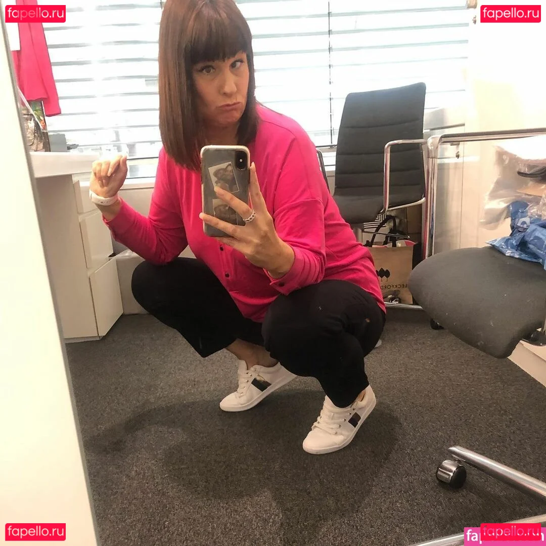 TV Shopping Presenters Onlyfans Photo Gallery 