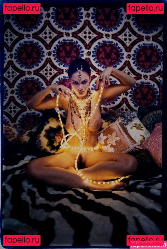 TV Shopping Presenters Onlyfans Photo Gallery 