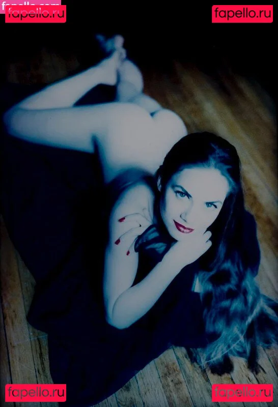 TV Shopping Presenters Onlyfans Photo Gallery 