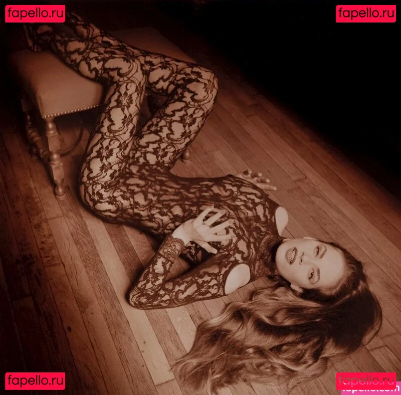 TV Shopping Presenters Onlyfans Photo Gallery 