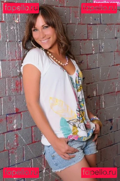 TV Shopping Presenters Onlyfans Photo Gallery 