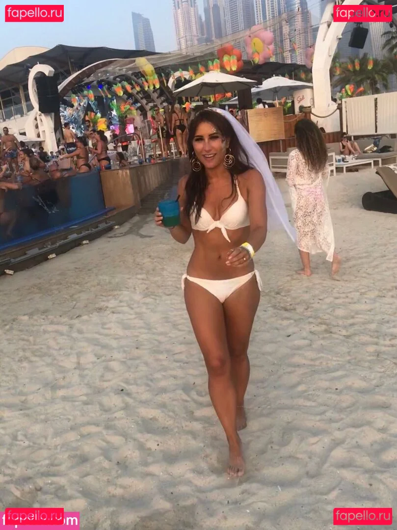 TV Shopping Presenters Onlyfans Photo Gallery 