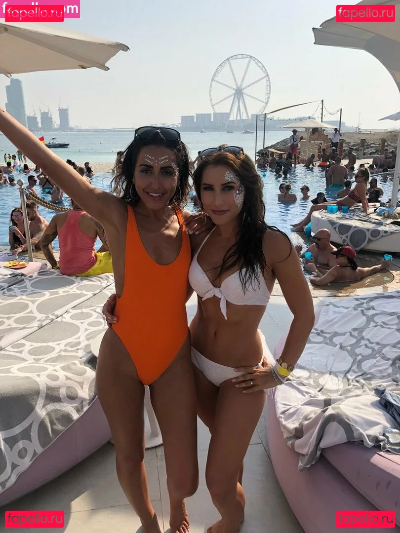 TV Shopping Presenters Onlyfans Photo Gallery 