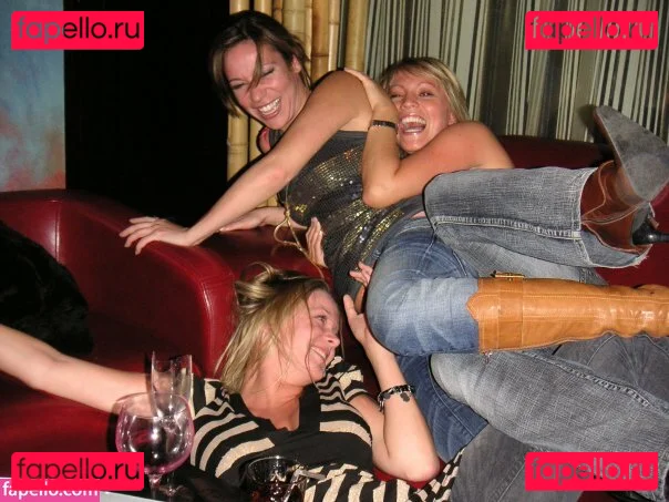 TV Shopping Presenters Onlyfans Photo Gallery 