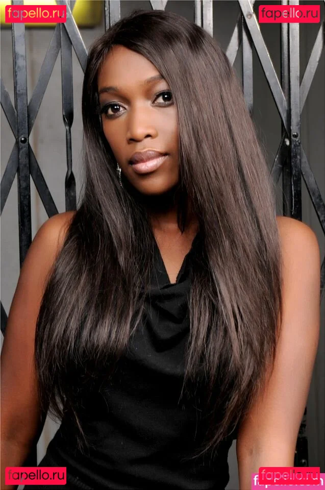 TV Shopping Presenters Onlyfans Photo Gallery 