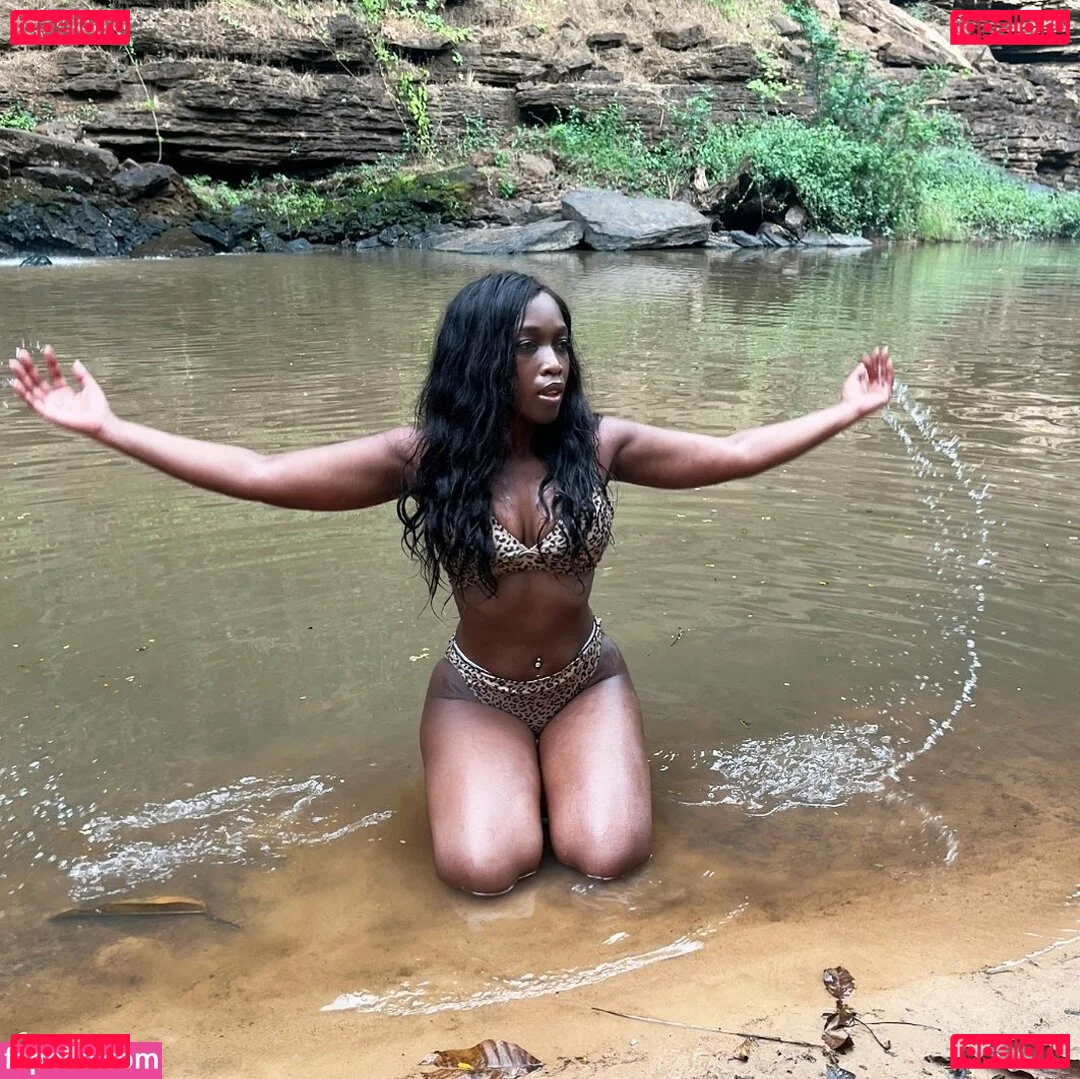 TV Shopping Presenters Onlyfans Photo Gallery 