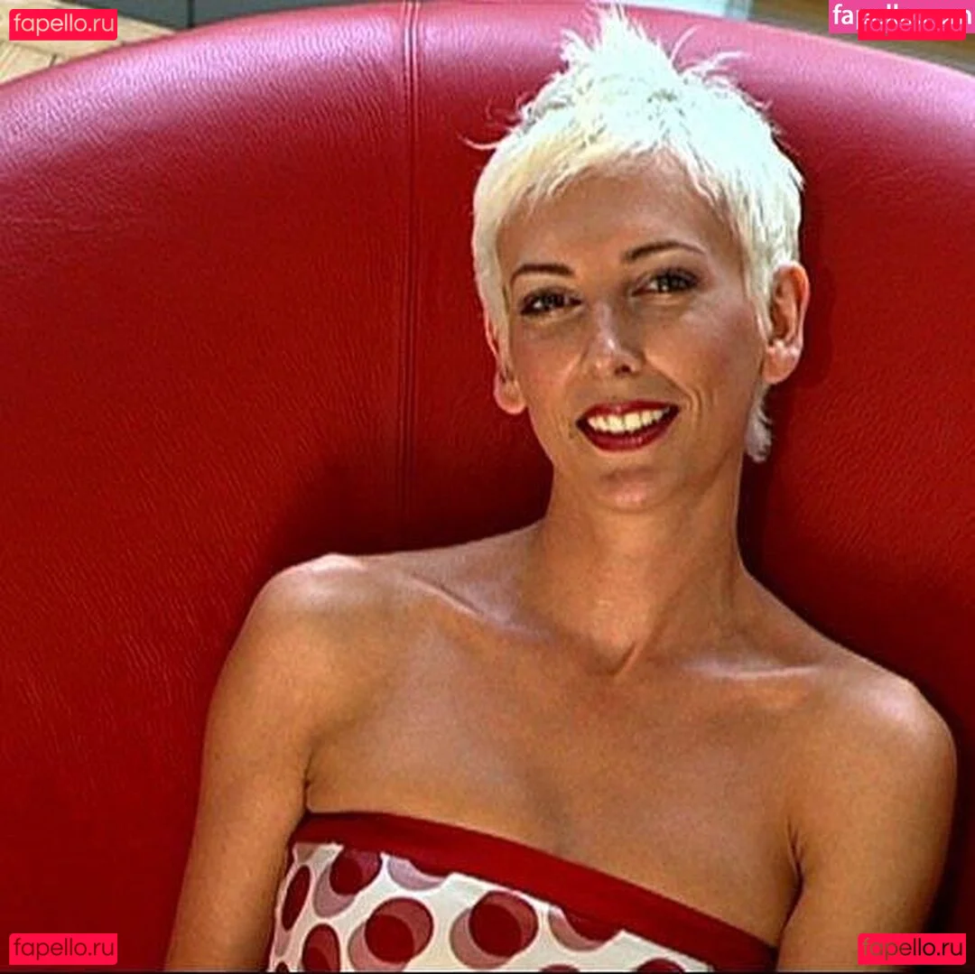 TV Shopping Presenters Onlyfans Photo Gallery 