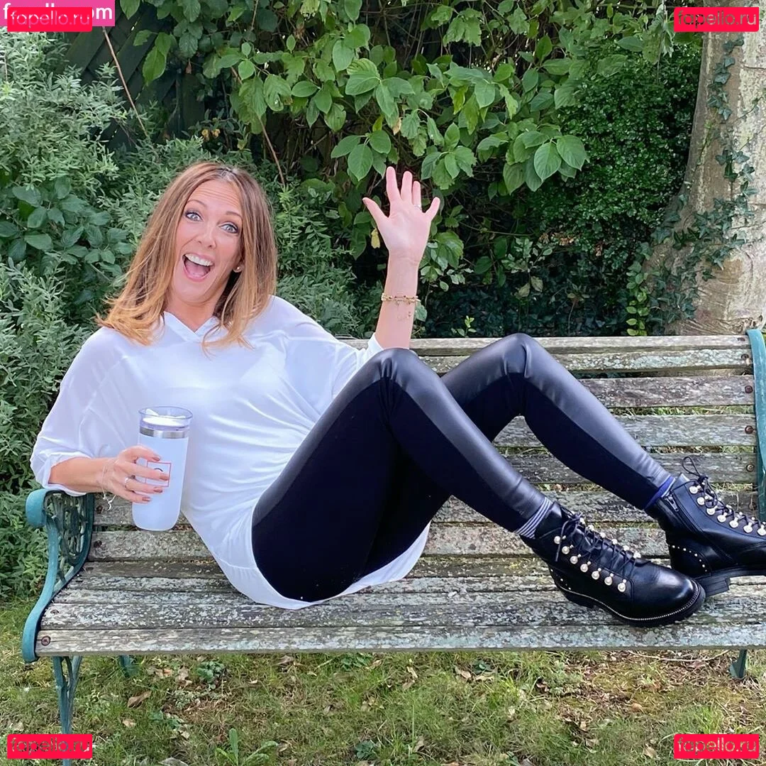 TV Shopping Presenters Onlyfans Photo Gallery 