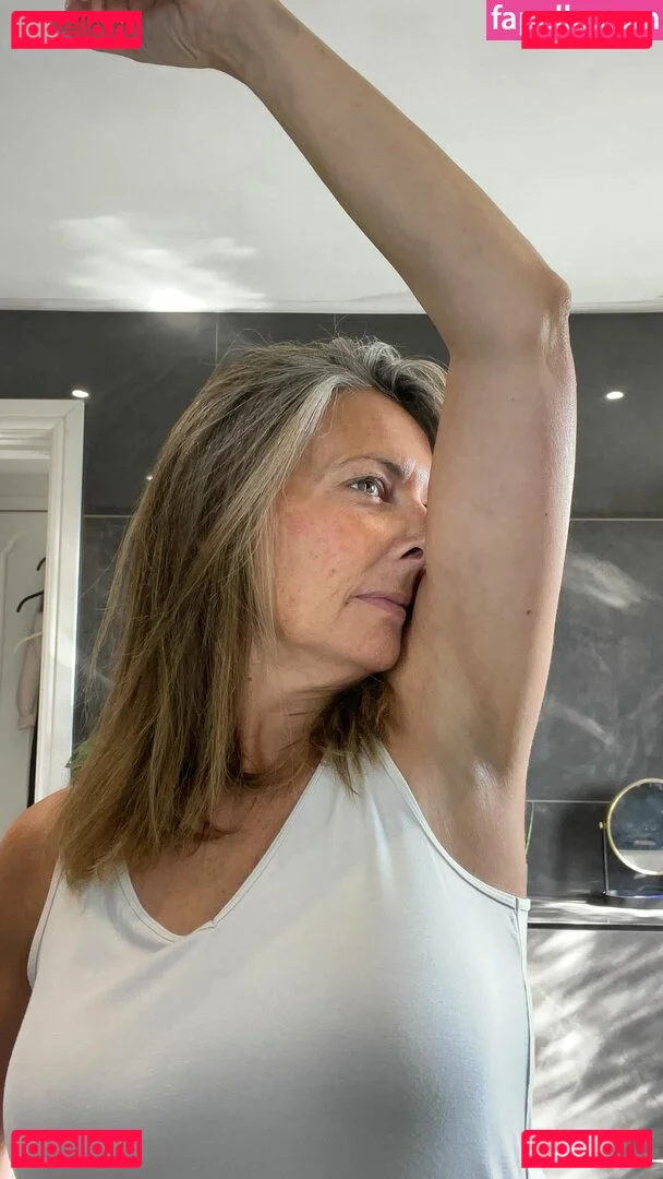 TV Shopping Presenters Onlyfans Photo Gallery 