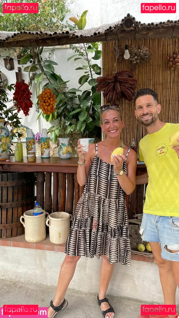 TV Shopping Presenters Onlyfans Photo Gallery 