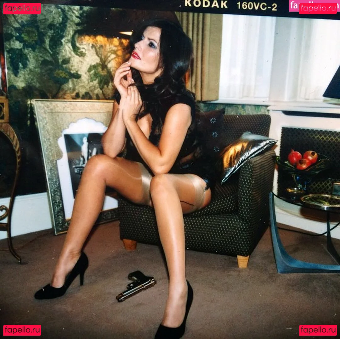 TV Shopping Presenters Onlyfans Photo Gallery 