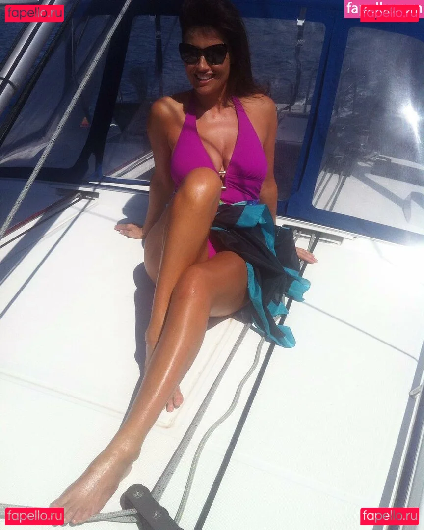 TV Shopping Presenters Onlyfans Photo Gallery 