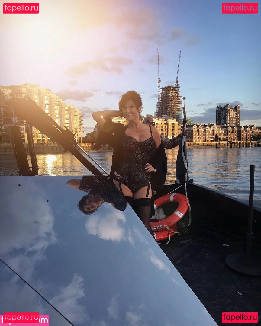 TV Shopping Presenters Onlyfans Photo Gallery 