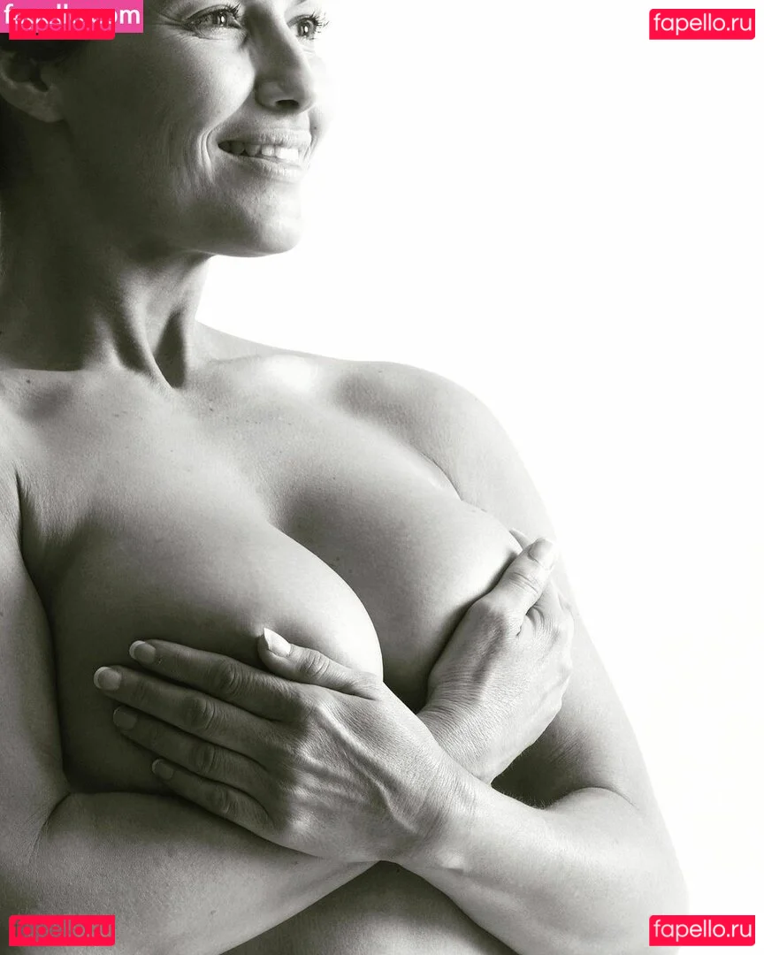 TV Shopping Presenters Onlyfans Photo Gallery 