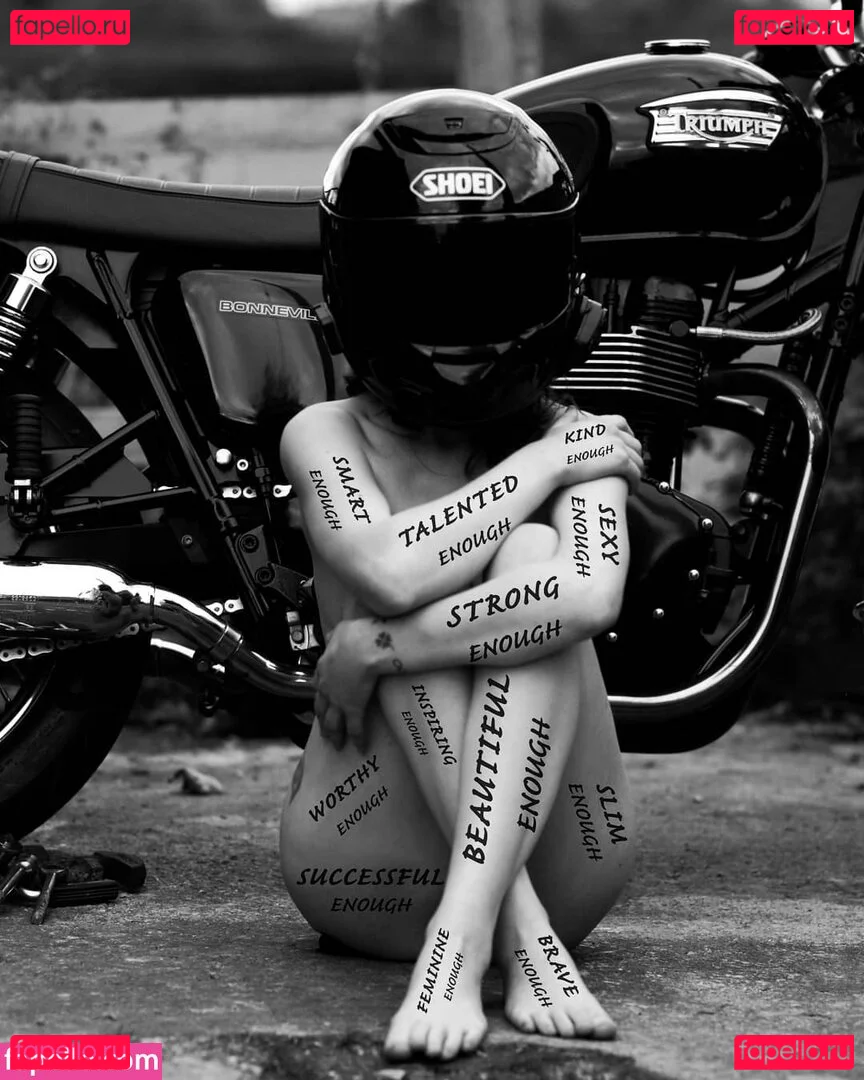 TV Shopping Presenters Onlyfans Photo Gallery 