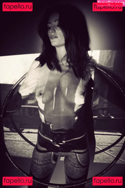 TV Shopping Presenters Onlyfans Photo Gallery 