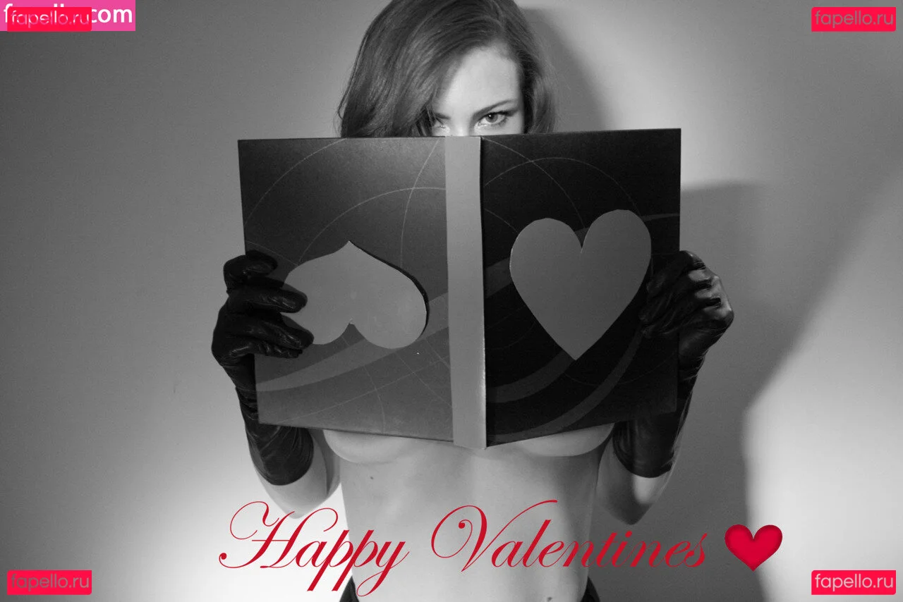 TV Shopping Presenters Onlyfans Photo Gallery 