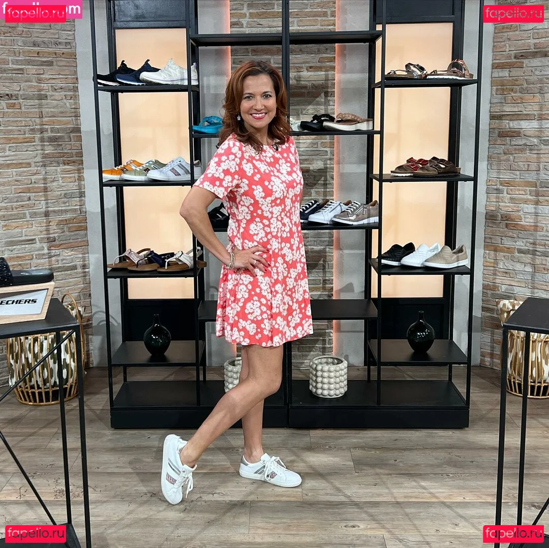 TV Shopping Presenters Onlyfans Photo Gallery 