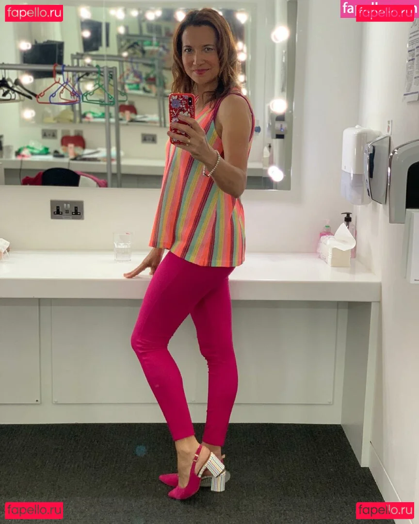 TV Shopping Presenters Onlyfans Photo Gallery 