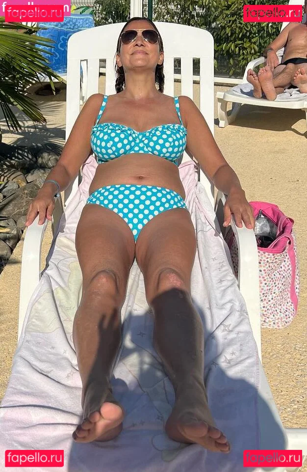 TV Shopping Presenters Onlyfans Photo Gallery 