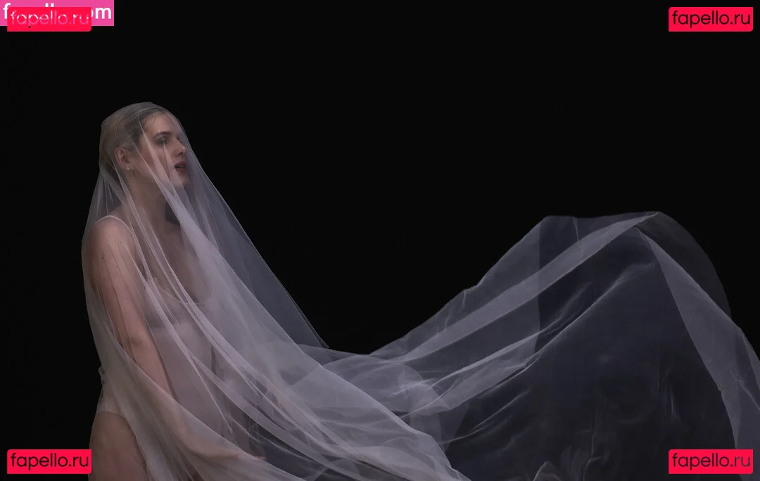 TV Shopping Presenters Onlyfans Photo Gallery 