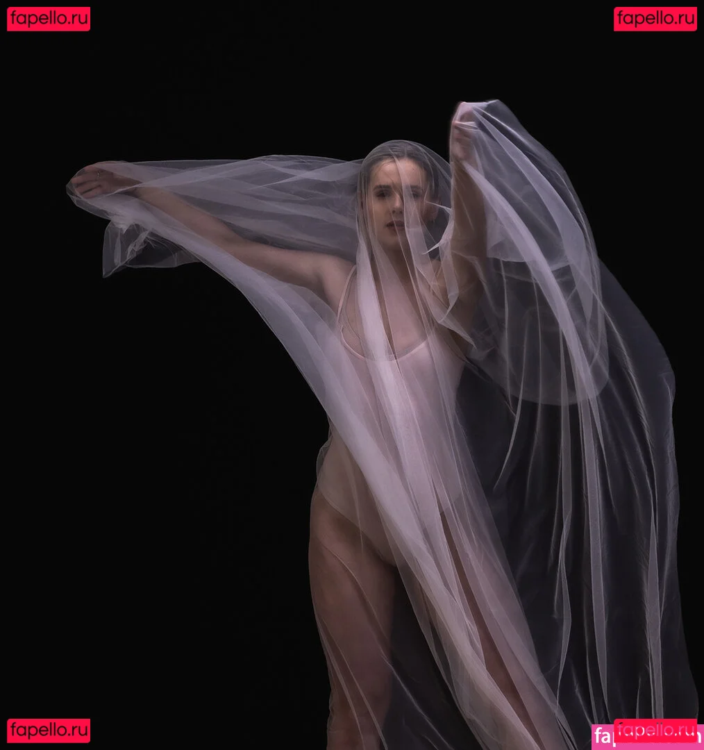 TV Shopping Presenters Onlyfans Photo Gallery 