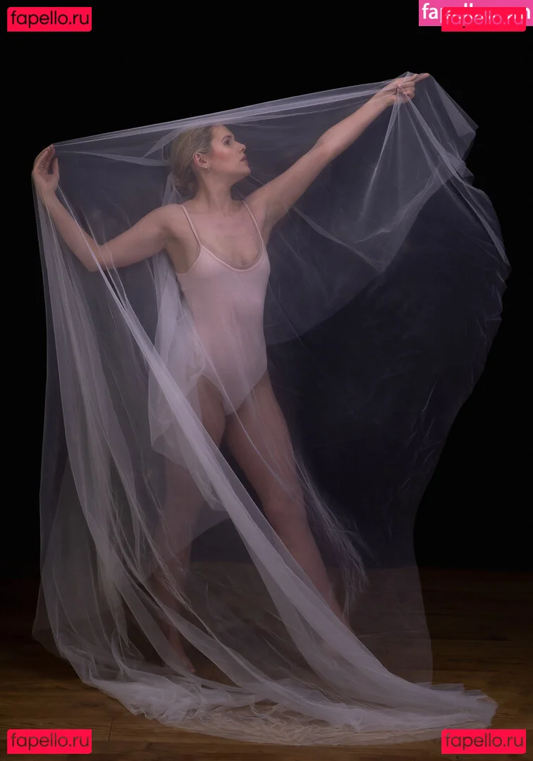 TV Shopping Presenters Onlyfans Photo Gallery 