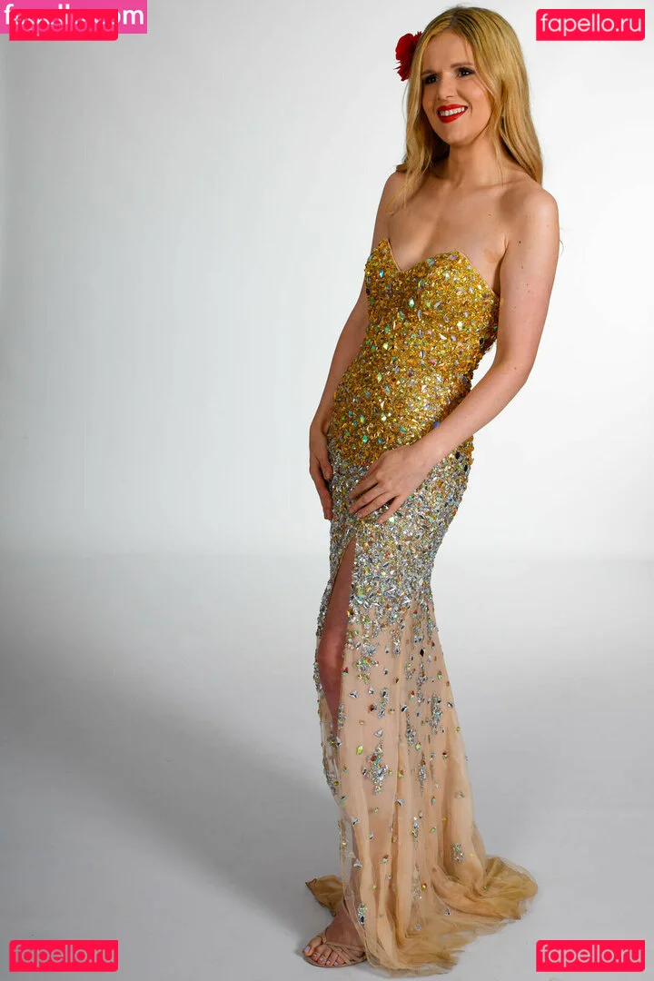 TV Shopping Presenters Onlyfans Photo Gallery 