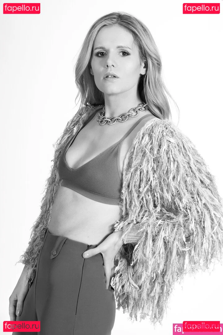 TV Shopping Presenters Onlyfans Photo Gallery 