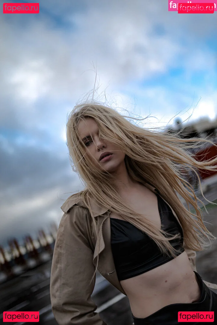 TV Shopping Presenters Onlyfans Photo Gallery 