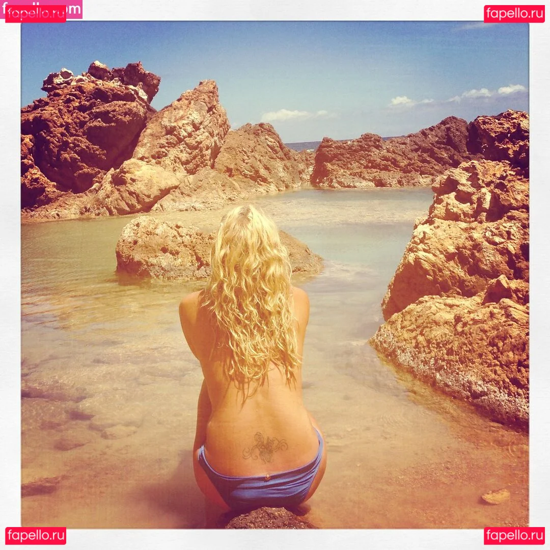 TV Shopping Presenters Onlyfans Photo Gallery 