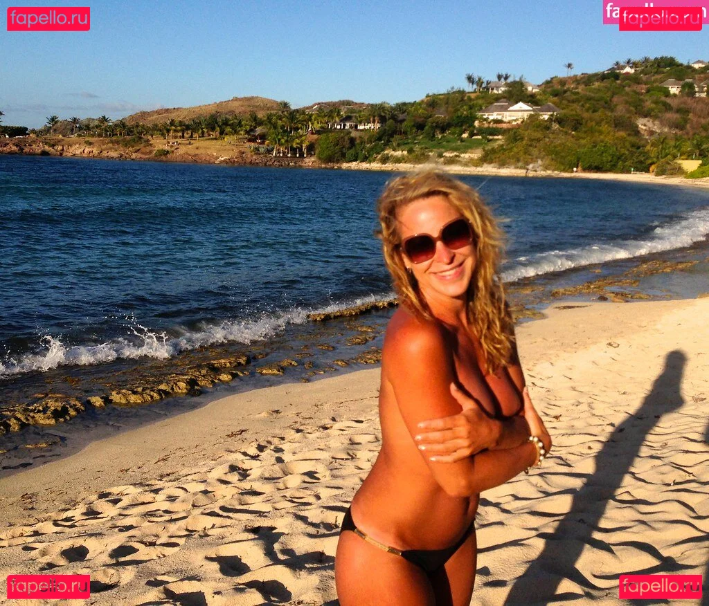 TV Shopping Presenters Onlyfans Photo Gallery 