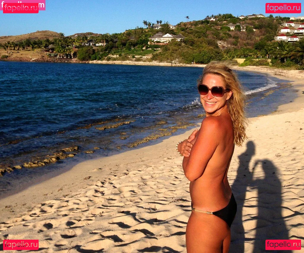 TV Shopping Presenters Onlyfans Photo Gallery 