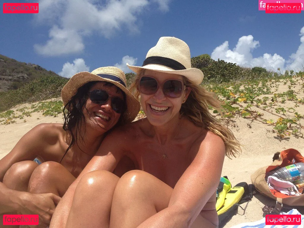 TV Shopping Presenters Onlyfans Photo Gallery 