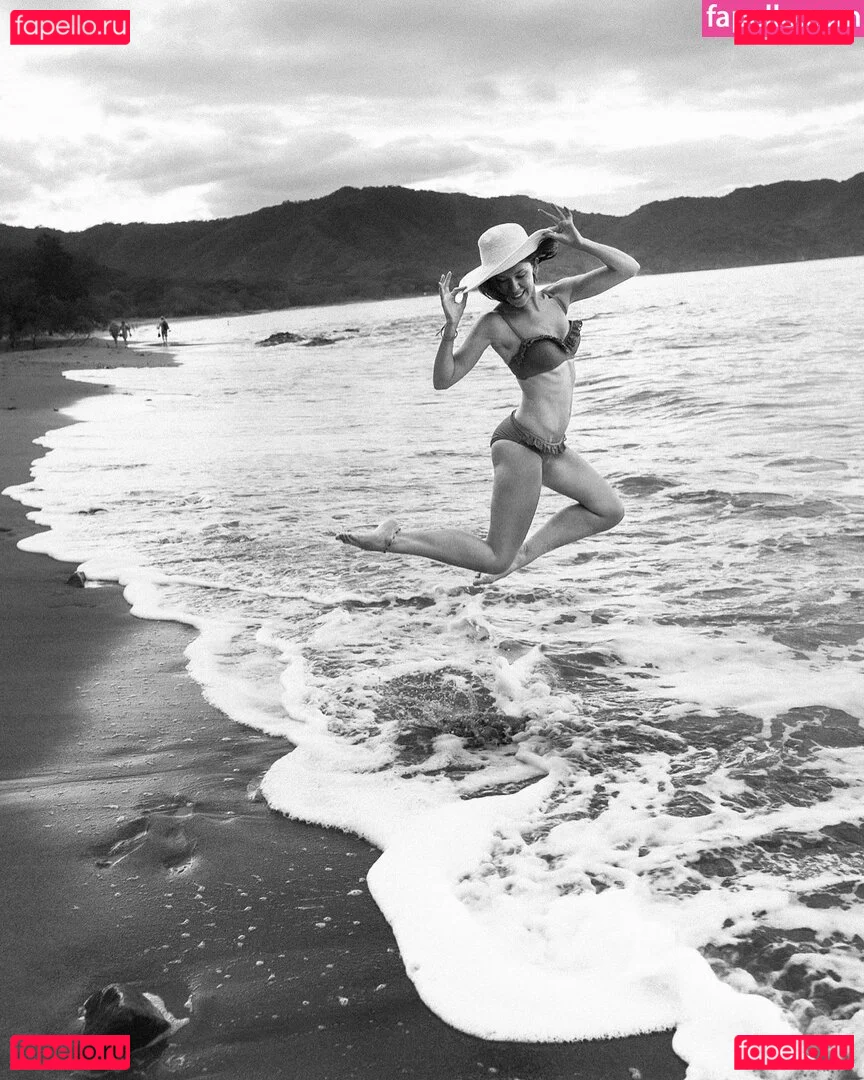 TV Shopping Presenters Onlyfans Photo Gallery 