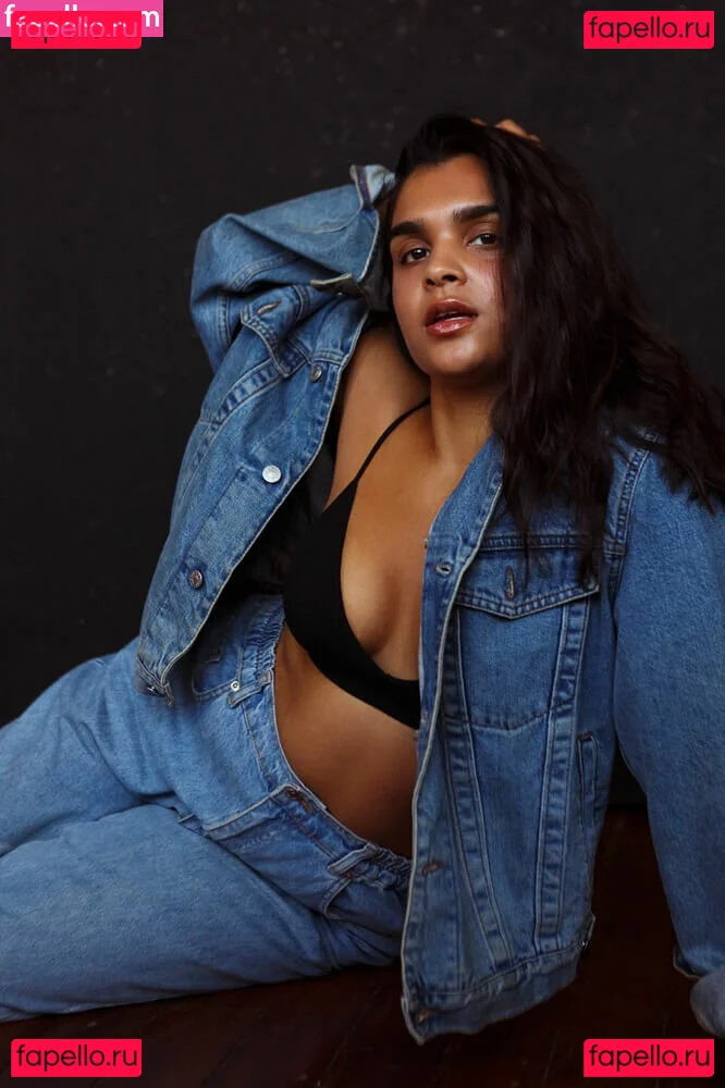 TV Shopping Presenters Onlyfans Photo Gallery 