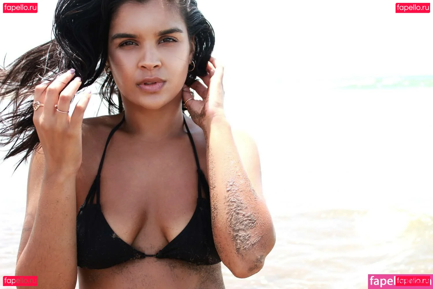 TV Shopping Presenters Onlyfans Photo Gallery 